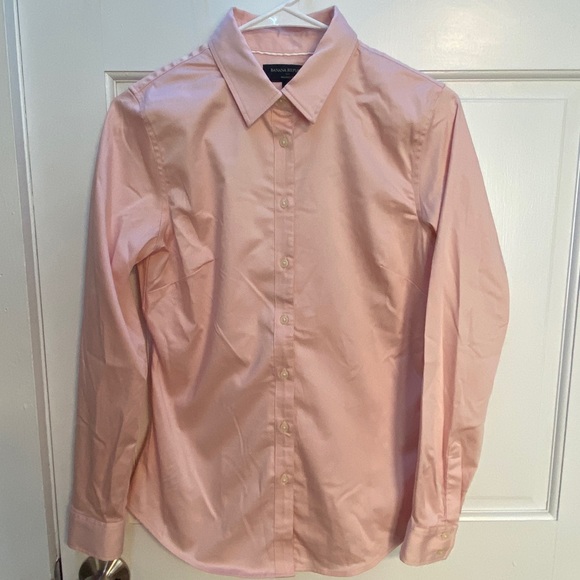 Banana Republic Tops - light pink Banana Republic button-up